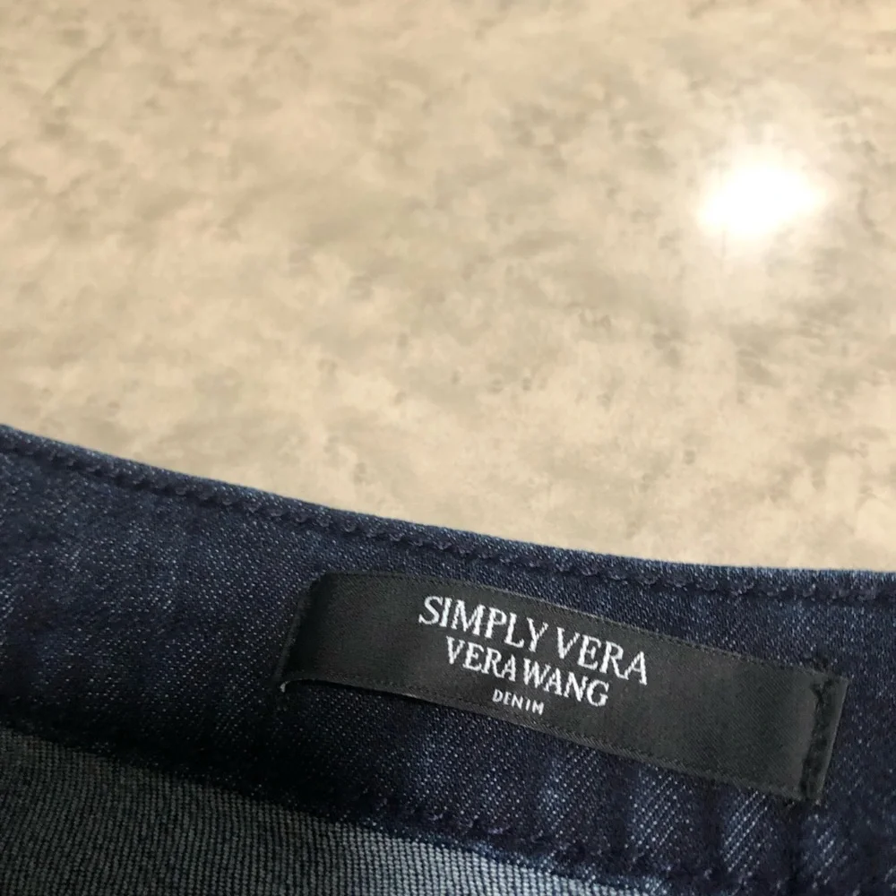 New Simply Vera - Vera Wang Bermuda Denim - Picture 4 of 5